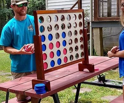 Play Giant Connect 4