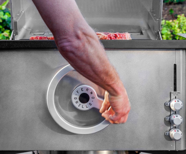 Adjustable Flame Gas Grill