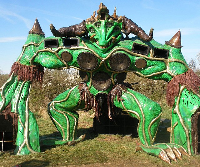 Giant Alien Monster Sound System