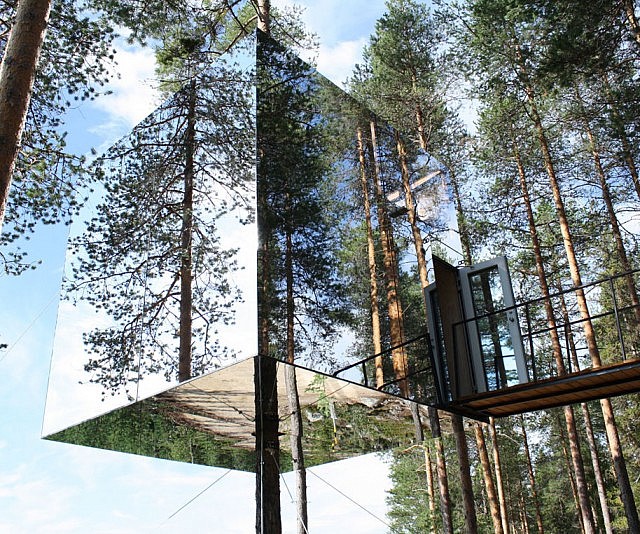 Mirror Cube Treehouse Rental