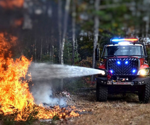 Bulldog Extreme 4X4 Fire Truck