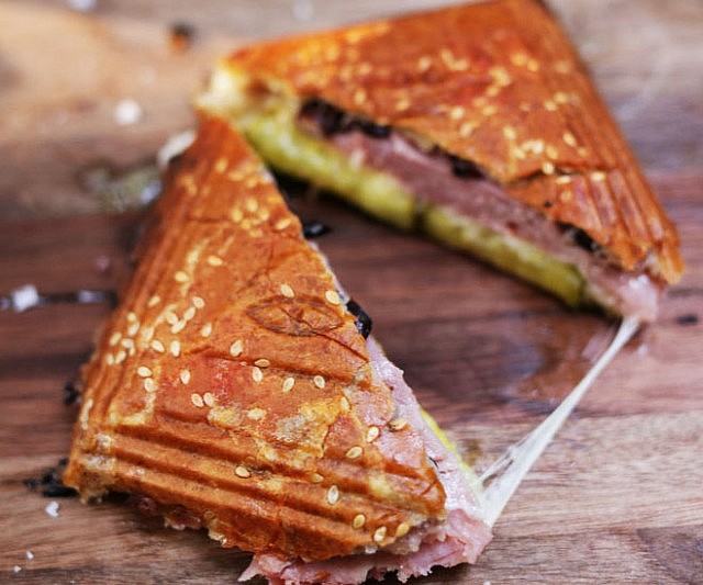 Cast Iron Sandwich Maker