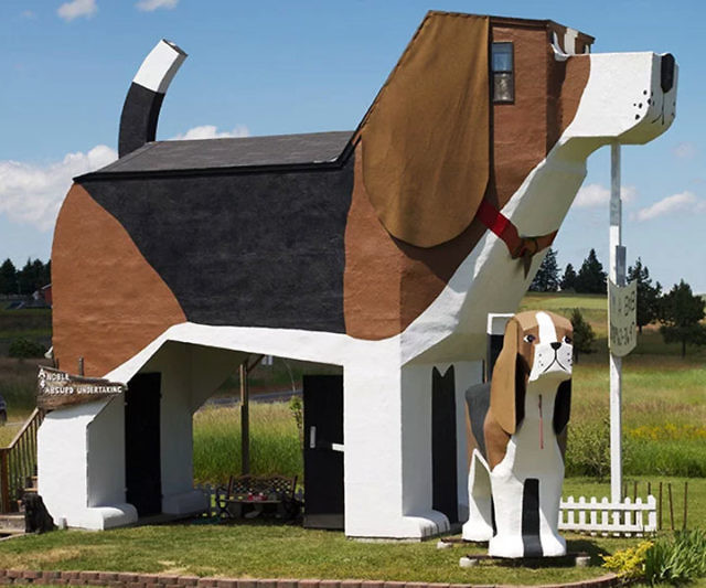 Dog Bark Park Inn B&B