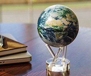 earth spinning globe
