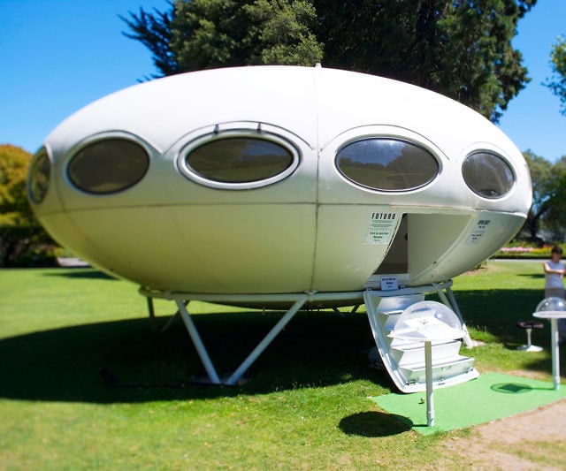 Futuro UFO House Airbnb