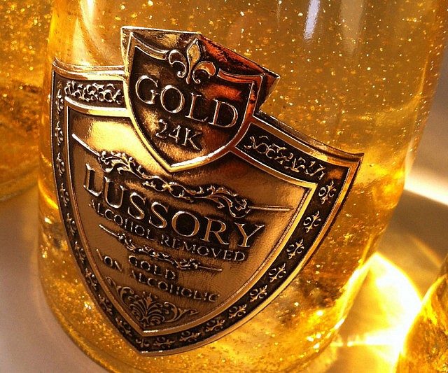 24 Karat Gold White Wine