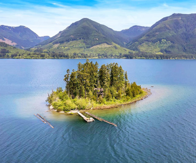 Cowichan Lake Island No 7