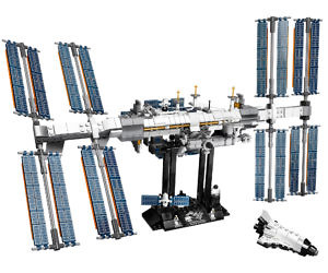 ucs space shuttle atlantis