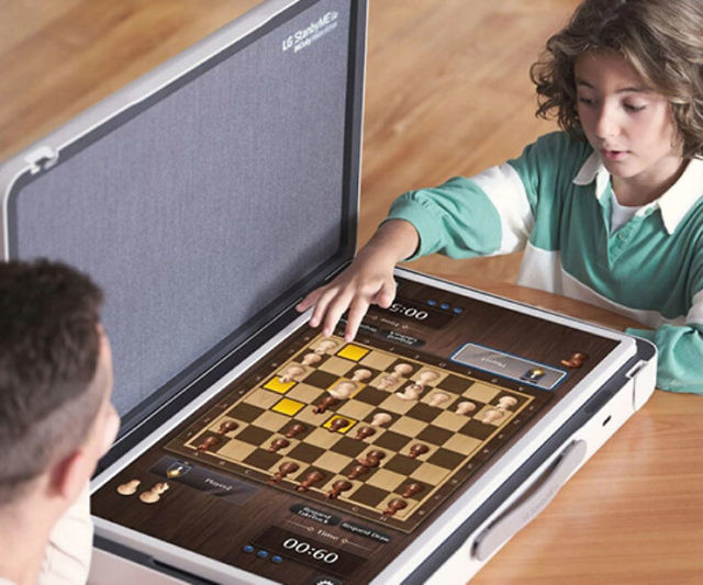 LG StandbyMe Briefcase TV