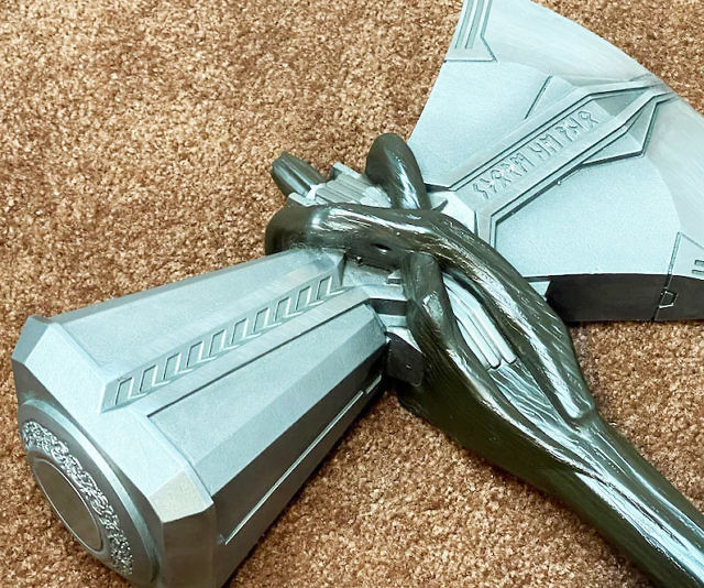 LifeSize Thor Metal Stormbreaker