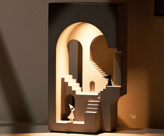 Modern Sculpture Table Lamp