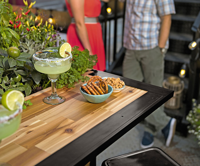 Outdoor Planter Bar
