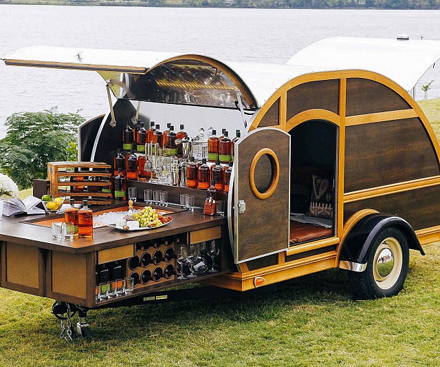Bulleit Portable Whiskey Bar