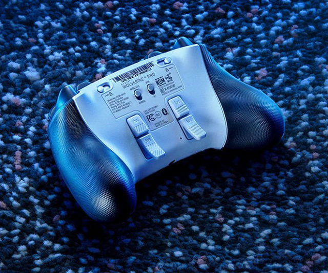 Razer Wolverine V2 Pro