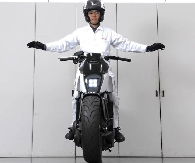 Honda SelfBalancing Motorcycle