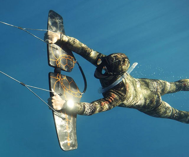 Flying Sensation Underwater Glider