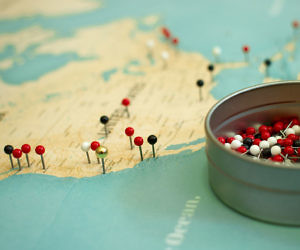 diy world map and pins